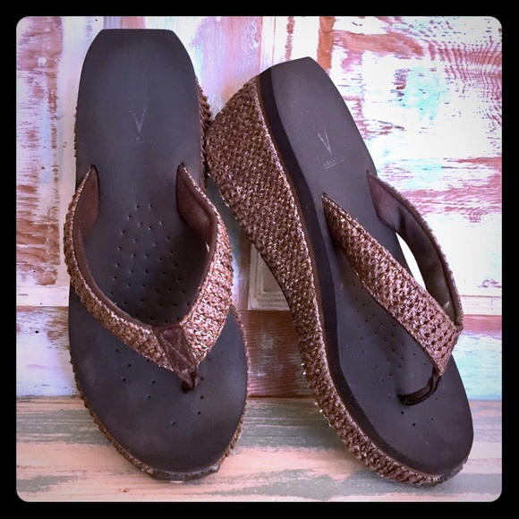 Volatile Shoes - Volatile Dark Brown/Metallic Flip Flops size 8.5